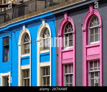 Dettaglio degli edifici di Victoria Street, Edimburgo, Scozia, Regno Unito Foto Stock
