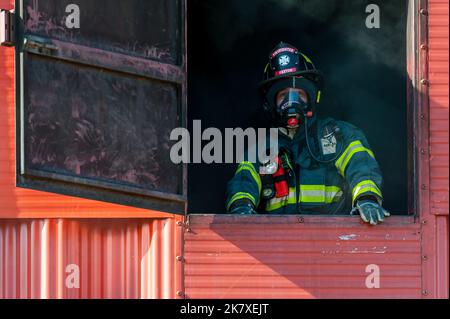 Oakham, Paxton, Princeton, Rutland e i Vigili del fuoco di West Boylston presso il Worcester Fire Department Training Center Foto Stock