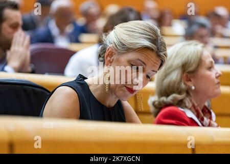 Yolanda Diaz. Secondo Vice Presidente del Governo di Spagna al Senato di Madrid. MADRID, SPAGNA - 18 OTTOBRE 2022. Foto Stock