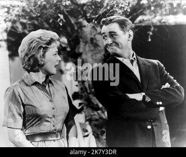 Connie Hines & Alan Young Televisione: Mister ed (serie TV) personaggi: Carol Post, Wilbur Post USA 1958-1966, 05 gennaio 1961 **AVVERTENZA** questa fotografia è solo per uso editoriale ed è copyright di CBS e/o del fotografo assegnato dalla Film o Production Company e può essere riprodotta solo da pubblicazioni in concomitanza con la promozione del film di cui sopra. È richiesto un credito obbligatorio a CBS. Il fotografo deve essere accreditato anche quando è noto. Nessun uso commerciale può essere concesso senza autorizzazione scritta da parte della Film Company. Foto Stock