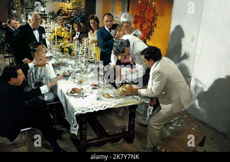Peter Sellers Film The Party (1966) personaggi: Hrundi V. Bakshi 04 aprile 1968 **ATTENZIONE** questa fotografia è ad uso esclusivamente editoriale ed è copyright di ARTISTI UNITI e/o del fotografo assegnato dalla Film o Production Company e può essere riprodotta solo da pubblicazioni in concomitanza con la promozione del suddetto Film. È richiesto un credito obbligatorio per GLI ARTISTI UNITI. Il fotografo deve essere accreditato anche se conosciuto. Nessun uso commerciale può essere concesso senza l'autorizzazione scritta di The Film Company. Foto Stock
