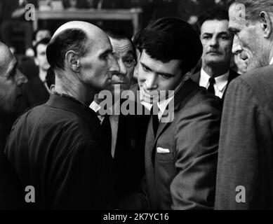 Ritratto di Franz Kafka, 1883 – 1924, romanziere boemo di lingua tedesca,  edito digitalmente secondo una fotografia e una pagina di „il Castello Foto  stock - Alamy