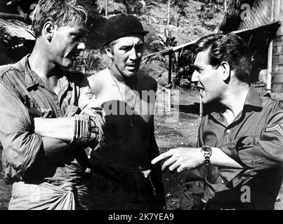 James Fox & George Gegal Film: Re Rat (1965) personaggi: Peter Marlowe: Hut 16 & regista: Bryan Forbes 27 ottobre 1965 **AVVERTENZA** questa fotografia è solo per uso editoriale ed è copyright delle IMMAGINI COLUMBIA e/o del fotografo assegnato dalla Film o dalla Production Company e può essere riprodotta solo da pubblicazioni in concomitanza con la promozione del film di cui sopra. È richiesto un credito obbligatorio per LE FOTO DI COLUMBIA. Il fotografo deve essere accreditato anche quando è noto. Nessun uso commerciale può essere concesso senza autorizzazione scritta da parte della Film Company. Foto Stock