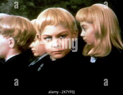 Martin Stephens Film: Village of the Damned (UK 1960) personaggi: David Zellaby regista: Wolf Rilla 07 dicembre 1960 **AVVERTENZA** questa fotografia è solo per uso editoriale ed è copyright di MGM e/o del fotografo assegnato dalla Film o dalla Production Company e può essere riprodotta solo da pubblicazioni in concomitanza con la promozione del film di cui sopra. È richiesto un credito obbligatorio a MGM. Il fotografo deve essere accreditato anche quando è noto. Nessun uso commerciale può essere concesso senza autorizzazione scritta da parte della Film Company. Foto Stock