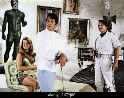 Senta Berger, Dean Martin & Albert Salmi Film: The Ambush (USA 1967) regista: Henry Levin 22 dicembre 1967 **AVVERTENZA** questa fotografia è solo per uso editoriale ed è copyright di COLUMBIA e/o del fotografo assegnato dalla Film o dalla Production Company e può essere riprodotta solo da pubblicazioni in concomitanza con la promozione del film di cui sopra. È richiesto un credito obbligatorio a COLUMBIA. Il fotografo deve essere accreditato anche quando è noto. Nessun uso commerciale può essere concesso senza autorizzazione scritta da parte della Film Company. Foto Stock