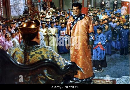 Omar Sharif Film Genghis Khan (USA/UK/DE/YU 1965) personaggi: Temujin, in seguito Genghis Khan Direttore: Henry Levin 15 aprile 1965 **WARNING** questa fotografia è solo per uso editoriale ed è copyright di COLUMBIA PICTURES e/o del fotografo assegnato dalla Film o Production Company e può essere riprodotta solo da pubblicazioni in concomitanza con la promozione del suddetto Film. È richiesto un credito obbligatorio per LE FOTO DELLA COLUMBIA. Il fotografo deve essere accreditato anche se conosciuto. Nessun uso commerciale può essere concesso senza l'autorizzazione scritta di The Film Company. Foto Stock