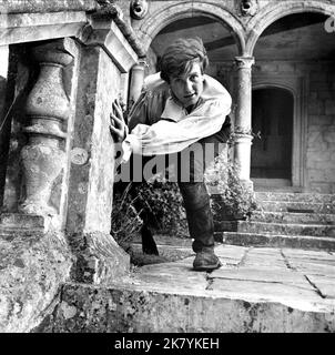 Albert Finney Poster Film: Tom Jones (UK 1963) personaggi: Tom Jones / Literaturverfilmung (basato sul libro di Henry Fielding) regista: Tony Richardson 26 giugno 1963 **AVVERTENZA** questa fotografia è solo per uso editoriale ed è copyright delle PRODUZIONI CINEMATOGRAFICHE WOODFALL e/o del fotografo assegnato dalla Film o dalla Production Company e può essere riprodotta solo da pubblicazioni in concomitanza con la promozione del film di cui sopra. È richiesto un credito obbligatorio per LE PRODUZIONI CINEMATOGRAFICHE WOODFALL. Il fotografo deve essere accreditato anche quando è noto. Nessun uso commerciale può essere concesso senza scritto Foto Stock