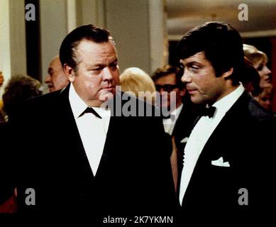 Orson Welles & Oliver Reed Film: I'll Never Forget What'S Isname; i'll Never Forget What'S His Name (1967) personaggi: Jonathan Lute & Andrew Quint regista: Michael Winner 01 dicembre 1967 **AVVERTENZA** questa fotografia è solo per uso editoriale ed è copyright di RANGO e/o del fotografo assegnato dalla Film o dalla Production Company e può essere riprodotta solo da pubblicazioni in concomitanza con la promozione del film di cui sopra. È richiesto un credito obbligatorio per LA CLASSIFICA. Il fotografo deve essere accreditato anche quando è noto. Nessun uso commerciale può essere concesso senza l'autorizzazione scritta da parte di Foto Stock