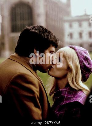 Oliver Reed & Carol White Film: I'll Never Forget What'S Isname; i'll Never Forget What'S His Name (1965) personaggi: Andrew Quint & Georgina Elben regista: Michael Winner 01 dicembre 1967 **AVVERTENZA** questa fotografia è solo per uso editoriale ed è copyright di RANGO e/o del fotografo assegnato dalla Film o dalla Production Company e può essere riprodotta solo da pubblicazioni in concomitanza con la promozione del film di cui sopra. È richiesto un credito obbligatorio per LA CLASSIFICA. Il fotografo deve essere accreditato anche quando è noto. Nessun uso commerciale può essere concesso senza l'autorizzazione scritta da parte di Foto Stock