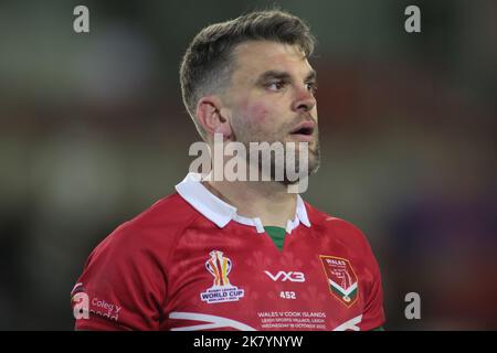 Leigh, Regno Unito. 19th Ott 2022. Leigh Sports Village, Leigh, Lancashire, 19th ottobre 2022 Rugby League World Cup 2021 Wales Rugby League vs Cook Irelands Rugby League Elliot Kear (Capitano) of Wales Rugby League Credit: Touchlinepics/Alamy Live News Foto Stock