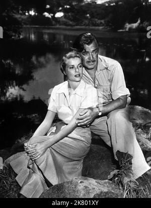 Grace Kelly & Clark Gable Film: Mogambo (USA 1943) personaggi: Linda Nordley, Victor Marswell regista: John Ford 23 settembre 1953 **AVVERTENZA** questa fotografia è solo per uso editoriale ed è copyright di MGM e/o del fotografo assegnato dalla Film o dalla Production Company e può essere riprodotta solo da pubblicazioni in concomitanza con la promozione del film di cui sopra. È richiesto un credito obbligatorio a MGM. Il fotografo deve essere accreditato anche quando è noto. Nessun uso commerciale può essere concesso senza autorizzazione scritta da parte della Film Company. Foto Stock