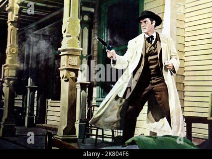 Robert Wagner Film: La vera storia di Jesse James; The James Brothers (USA 1957) personaggi: Jesse James regista: Nicholas Ray 01 febbraio 1957 **AVVERTENZA** questa fotografia è solo per uso editoriale ed è copyright di 20th CENTURY FOX e/o del fotografo assegnato dalla Film o dalla Società di produzione e può essere riprodotta solo da pubblicazioni in concomitanza con la promozione del film di cui sopra. È richiesto un credito obbligatorio a 20th CENTURY FOX. Il fotografo deve essere accreditato anche quando è noto. Nessun uso commerciale può essere concesso senza autorizzazione scritta da parte della Film Company. Foto Stock