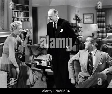 Lana Turner, Louis Calhern & Ray Milland Film: A Life of Her Own (USA 1950) personaggi: Lily Brannel James, Jim Leversoe, Steve Harleigh regista: George Cukor 01 settembre 1950 **AVVERTENZA** questa fotografia è solo per uso editoriale ed è copyright di MGM e/o del fotografo assegnato dalla Film o dalla Production Company e può essere riprodotta solo da pubblicazioni in concomitanza con la promozione del film di cui sopra. È richiesto un credito obbligatorio a MGM. Il fotografo deve essere accreditato anche quando è noto. Nessun uso commerciale può essere concesso senza autorizzazione scritta da parte della Film Company. Foto Stock