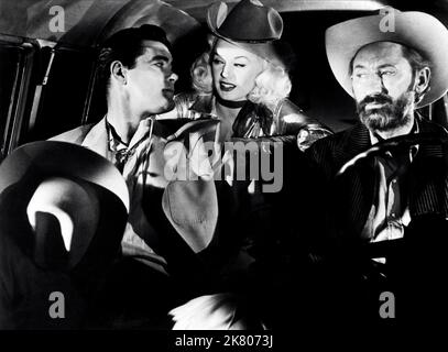 Jeff Richards, Mamie Van Doren & Arthur Hunnicutt Film: Born reckless (1958) personaggi: Kelly Cobb, Jackie Adams, Cool Man regista: Howard W. Koch 01 novembre 1958 **AVVERTIMENTO** questa fotografia è solo per uso editoriale ed è il copyright di WARNER BROS. LE IMMAGINI e/o il fotografo assegnato dalla Film o dalla Società di produzione e può essere riprodotto solo da pubblicazioni in concomitanza con la promozione del film di cui sopra. Un credito obbligatorio a WARNER BROS. LE FOTO sono obbligatorie. Il fotografo deve essere accreditato anche quando è noto. Nessun uso commerciale può essere concesso senza autorizzazione scritta Foto Stock