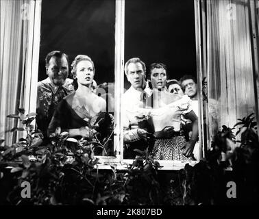 Piper Laurie, Vincent Price & Betta St. John Film Dangerous Mission (1954) personaggi: Louise Graham, Paul Adams, Mary Tiller regista: Louis King 06 marzo 1954 **ATTENZIONE** questa fotografia è solo per uso editoriale ed è copyright di RKO e/o del fotografo assegnato dalla Film o Production Company e può essere riprodotta solo da pubblicazioni in concomitanza con la promozione del suddetto Film. È richiesto un credito obbligatorio a RKO. Il fotografo deve essere accreditato anche se conosciuto. Nessun uso commerciale può essere concesso senza l'autorizzazione scritta di The Film Company. Foto Stock