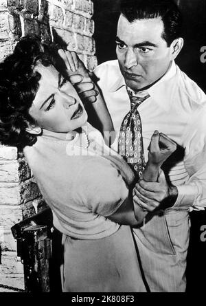 Ida Lupino & Stephen McNally Film: Woman in Hiding (1953) personaggi: Deborah Chandler Clark & Selden Clark regista: Michael Gordon 22 febbraio 1950 **AVVERTENZA** questa fotografia è solo per uso editoriale ed è copyright di UI e/o del fotografo assegnato dalla Film o dalla Production Company e può essere riprodotta solo da pubblicazioni in concomitanza con la promozione del film di cui sopra. È richiesto un credito obbligatorio all'interfaccia utente. Il fotografo deve essere accreditato anche quando è noto. Nessun uso commerciale può essere concesso senza autorizzazione scritta da parte della Film Company. Foto Stock