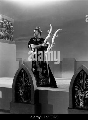 Peter Ustinov Film Quo Vadis (USA 1951) personaggi: Nero regista: Mervyn Leroy 23 febbraio 1951 **ATTENZIONE** questa fotografia è ad uso esclusivamente editoriale ed è copyright della MGM e/o del fotografo assegnato dalla Film o Production Company e può essere riprodotta solo da pubblicazioni in concomitanza con la promozione del suddetto Film. È richiesto un credito obbligatorio a MGM. Il fotografo deve essere accreditato anche se conosciuto. Nessun uso commerciale può essere concesso senza l'autorizzazione scritta di The Film Company. Foto Stock