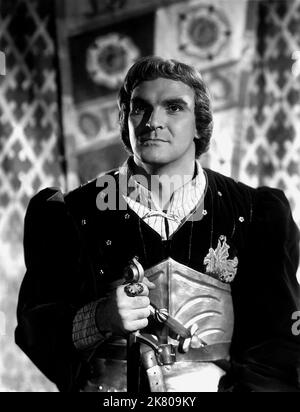 Stanley Baker Film: Richard III (UK 1955) personaggi: Henry, Conte di Richmond regista: Laurence Olivier 13 dicembre 1955 **AVVERTENZA** questa fotografia è solo per uso editoriale ed è copyright della COLLEZIONE CRITERION e/o del fotografo assegnato dalla Film o dalla Production Company e può essere riprodotta solo da pubblicazioni in concomitanza con la promozione del film sopra citato. È richiesto un credito obbligatorio per LA RACCOLTA DEI CRITERI. Il fotografo deve essere accreditato anche quando è noto. Nessun uso commerciale può essere concesso senza autorizzazione scritta da parte della Film Company. Foto Stock