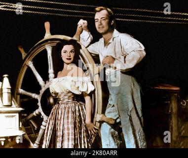 Patricia Medina & Alan Ladd Film: Botany Bay (1951) personaggi: Sally Munroe & Hugh Tallant regista: John Farrow 10 aprile 1953 **AVVERTENZA** questa fotografia è solo per uso editoriale ed è copyright di IMMAGINI DI PRIMARIA IMPORTANZA e/o del fotografo assegnato dalla Film o dalla Production Company e può essere riprodotta solo da pubblicazioni in concomitanza con la promozione del film di cui sopra. È richiesto un credito obbligatorio per LE FOTO DI PARAMOUNT. Il fotografo deve essere accreditato anche quando è noto. Nessun uso commerciale può essere concesso senza autorizzazione scritta da parte della Film Company. Foto Stock