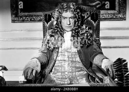 Sacha Guitry Film: Affari reali a Versailles (si Versailles m'était conté) personaggi: Luigi XIV Fr/IT 1954, / Titel Auch: 'Wenn Versailles Erzählen könnte' regista: Sacha Guitry 10 febbraio 1954 **AVVERTENZA** questa fotografia è solo per uso editoriale ed è copyright di COCINEX e/o del fotografo assegnato dalla Film o dalla Production Company e può essere riprodotta solo da pubblicazioni in concomitanza con la promozione del film di cui sopra. È richiesto un credito obbligatorio a COCINEX. Il fotografo deve essere accreditato anche quando è noto. Nessun uso commerciale può essere concesso senza autorizzazione scritta Foto Stock