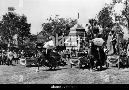 Jousting Scene Film Prince Valiant (USA 1954) regista: Henry Hathaway 05 April 1954 **WARNING** questa fotografia è solo per uso editoriale ed è copyright della 20TH CENTURY FOX e/o del fotografo assegnato dalla Film o Production Company e può essere riprodotta solo da pubblicazioni in concomitanza con la promozione del suddetto Film. È richiesto un credito obbligatorio a 20TH CENTURY FOX. Il fotografo deve essere accreditato anche se conosciuto. Nessun uso commerciale può essere concesso senza l'autorizzazione scritta di The Film Company. Foto Stock