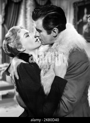 Deborah Kerr & Stewart Granger Film: The Prisoner of Zenda (USA 1952) personaggi: Princess Flavia, Rudolf Rassendyll regista: Richard Thorpe 04 novembre 1952 **AVVERTENZA** questa fotografia è solo per uso editoriale ed è copyright di MGM e/o del fotografo assegnato dalla Film o dalla Production Company e può essere riprodotta solo da pubblicazioni in concomitanza con la promozione del film di cui sopra. È richiesto un credito obbligatorio a MGM. Il fotografo deve essere accreditato anche quando è noto. Nessun uso commerciale può essere concesso senza autorizzazione scritta da parte della Film Company. Foto Stock