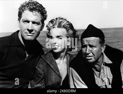 Paul Hubbschmid, Dawn Addams & Bruce Cabot Film: Il tesoro di Rommel (1955) personaggi: Von Brunner (come Paul Christian), Sofia, Welles regista: Romolo Marcellini 22 dicembre 1955 **AVVERTENZA** questa fotografia è esclusivamente per uso editoriale ed è copyright del FILM IMPERIALE e/o del fotografo assegnato dalla Film o dalla Production Company e può essere riprodotta solo da pubblicazioni in concomitanza con la promozione del film di cui sopra. È richiesto un credito obbligatorio per IL FILM IMPERIAL. Il fotografo deve essere accreditato anche quando è noto. Nessun uso commerciale può essere concesso senza l'autorizzazione scritta di Foto Stock