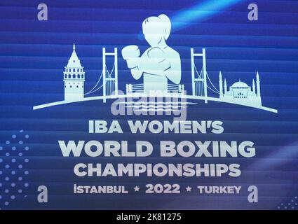 ISTANBUL, TURCHIA - 19 MAGGIO 2022: Logo dei Campionati Mondiali di Boxing IBA Womens a Istanbul Foto Stock