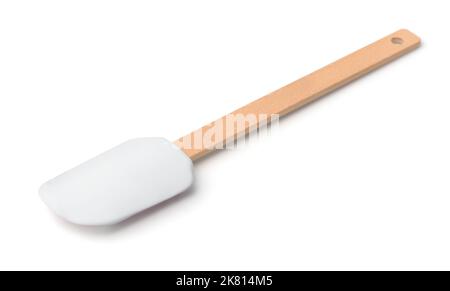 Spatola in silicone da cucina con manico in legno isolato su bianco Foto Stock