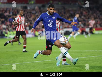 Brentford INGHILTERRA - Ottobre 19:Ruben Loftus-guancia di Chelsea durante la partita di calcio della Premier League inglese tra Brentford e Chelsea al GTECH Foto Stock