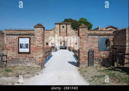 Fano, Italia - 06-22-2022: La bellissima Fortezza Malatesta di Fano Foto Stock