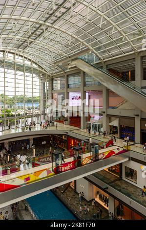 All'interno del Shoppes a Marina Bay Sands Foto Stock