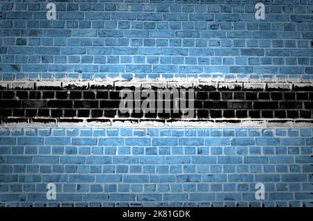 Un'immagine della bandiera del Botswana dipinta su un muro di mattoni in una collocazione urbana Foto Stock