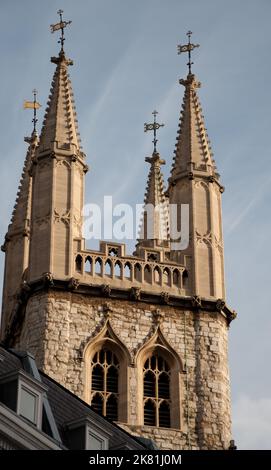 St. Sepolchre's è la chiesa parrocchiale più grande della città di Londra. La chiesa ha una storia importante che risale al 1137. Foto Stock