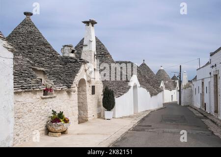 Italia, regione Puglia: Alberobello. I Trulli di Alberobello (zona monumentale dei trulli), dichiarati Patrimonio Mondiale dell'Umanità dall'UNESCO Foto Stock