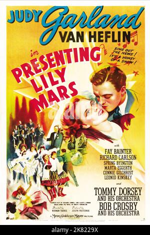 Judy Garland poster Film Presenting Lily Mars (1943) regista: Norman Taurog 29 aprile 1943 **WARNING** questa fotografia è ad uso esclusivamente editoriale ed è copyright della MGM e/o del fotografo assegnato dalla Film o Production Company e può essere riprodotta solo da pubblicazioni in concomitanza con la promozione del suddetto Film. È richiesto un credito obbligatorio a MGM. Il fotografo deve essere accreditato anche se conosciuto. Nessun uso commerciale può essere concesso senza l'autorizzazione scritta di The Film Company. Foto Stock