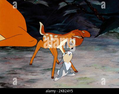 Bambi & Thumper Film: Bambi (USA 1942) regista: David Hand 08 agosto 1942 **AVVERTENZA** questa fotografia è solo per uso editoriale ed è copyright di DISNEY e/o del fotografo assegnato dalla Film o dalla Production Company e può essere riprodotta solo da pubblicazioni in concomitanza con la promozione del film di cui sopra. È richiesto un credito obbligatorio a DISNEY. Il fotografo deve essere accreditato anche quando è noto. Nessun uso commerciale può essere concesso senza autorizzazione scritta da parte della Film Company. Foto Stock