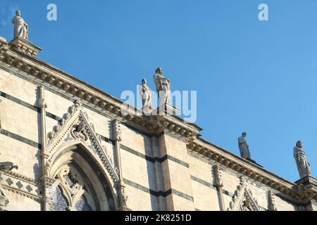 La cattedrale di Siena Santa Maria Assunta è costruita in stile romanico-gotico italiano ed è una delle più belle chiese costruite in Italia Foto Stock