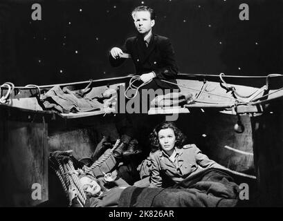 Mary Anderson & Hume Cronyn Film: Scialuppa di salvataggio (1947) personaggi: Alice MacKenzie & Stanley 'Sparks' Garrett regista: Alfred Hitchcock 11 gennaio 1944 **AVVERTENZA** questa fotografia è solo per uso editoriale ed è copyright di 20th CENTURY FOX e/o del fotografo assegnato dalla Film o dalla Società di produzione e può essere riprodotta solo da pubblicazioni in concomitanza con la promozione del film di cui sopra. È richiesto un credito obbligatorio a 20th CENTURY FOX. Il fotografo deve essere accreditato anche quando è noto. Nessun uso commerciale può essere concesso senza autorizzazione scritta da parte della Film Company. Foto Stock