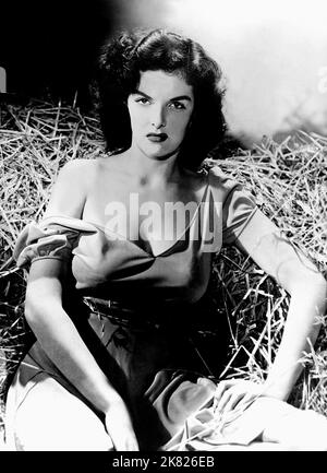 Jane Russell Film: The Outlaw (USA 1943) personaggi: Rio McDonald regista: Howard Hughes 05 febbraio 1943 **AVVERTENZA** questa fotografia è solo per uso editoriale ed è copyright di RKO e/o del fotografo assegnato dalla Film o dalla Production Company e può essere riprodotta solo da pubblicazioni in concomitanza con la promozione del film di cui sopra. È richiesto un credito obbligatorio a RKO. Il fotografo deve essere accreditato anche quando è noto. Nessun uso commerciale può essere concesso senza autorizzazione scritta da parte della Film Company. Foto Stock