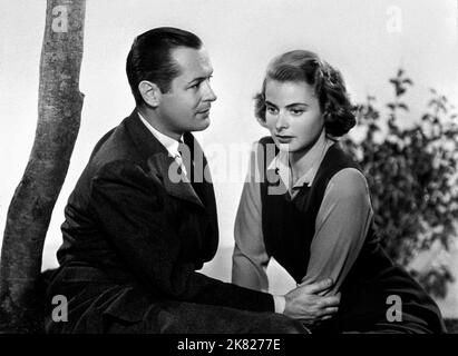 Robert Montgomery & Ingrid Bergman Film: Rage in Heaven (1941) personaggi: Philip Monrell & Stella Bergen Monrell regista: W.S. Van Dyke 07 marzo 1941 **AVVERTENZA** questa fotografia è solo per uso editoriale ed è copyright di MGM e/o del fotografo assegnato dalla Film o dalla Production Company e può essere riprodotta solo da pubblicazioni in concomitanza con la promozione del film di cui sopra. È richiesto un credito obbligatorio a MGM. Il fotografo deve essere accreditato anche quando è noto. Nessun uso commerciale può essere concesso senza autorizzazione scritta da parte della Film Company. Foto Stock