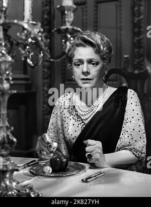 Ethel Barrymore Film: The Paradine Case (1947) personaggi: Lady Sophie Horfield regista: Alfred Hitchcock 31 dicembre 1947 **AVVERTENZA** questa fotografia è solo per uso editoriale ed è copyright di UNITED ARTISTS e/o del fotografo assegnato dalla Film o dalla Production Company e può essere riprodotta solo da pubblicazioni in concomitanza con la promozione del film di cui sopra. È richiesto un credito obbligatorio per GLI ARTISTI UNITI. Il fotografo deve essere accreditato anche quando è noto. Nessun uso commerciale può essere concesso senza autorizzazione scritta da parte della Film Company. Foto Stock