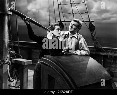 Richard Attenborough & Michael Redgrave Film: The Man Within; The Smugglers (USA 1947) personaggi: Francis Andrews, Richard Carlyon / Literaturverfilmung (basato sul romanzo di Graham Greene) regista: Bernard Knowles 19 maggio 1947 **AVVERTENZA** questa fotografia è solo per uso editoriale ed è copyright della GFD e/o del fotografo assegnato dalla Film o dalla Production Company e può essere riprodotta solo da pubblicazioni in concomitanza con la promozione del film di cui sopra. È richiesto un credito obbligatorio per GFD. Il fotografo deve essere accreditato anche quando è noto. Non può essere concesso alcun uso commerciale Foto Stock