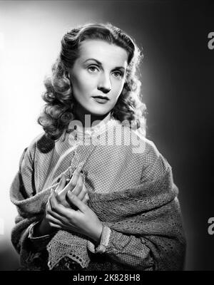 Anne Crawford Film: Maestro di Bankdam (1947) personaggi: Anne Pickersgill regista: Walter Forde 20 agosto 1947 **AVVERTENZA** questa fotografia è solo per uso editoriale ed è copyright di HOLBEIN FILMS e/o del fotografo assegnato dalla Film o dalla Production Company e può essere riprodotta solo da pubblicazioni in concomitanza con la promozione del film di cui sopra. È richiesto un credito obbligatorio per I FILM HOLBEIN. Il fotografo deve essere accreditato anche quando è noto. Nessun uso commerciale può essere concesso senza autorizzazione scritta da parte della Film Company. Foto Stock