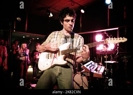 Copenaghen, Danimarca. 18th, ottobre 2022. L'americano, cantante, cantautore e musicista del Water Gap si esibisce in un concerto dal vivo presso l'Ideal Bar di Copenhagen. (Photo credit: Gonzales Photo - Peter Troest). Foto Stock