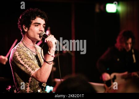 Copenaghen, Danimarca. 18th, ottobre 2022. L'americano, cantante, cantautore e musicista del Water Gap si esibisce in un concerto dal vivo presso l'Ideal Bar di Copenhagen. (Photo credit: Gonzales Photo - Peter Troest). Foto Stock