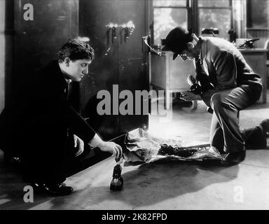 Spencer Tracy Film Man'S Castle (USA 1933) personaggi: Bill Director: Frank Borzage 27 ottobre 1933 **WARNING** questa fotografia è solo per uso editoriale ed è copyright di COLUMBIA PICTURES e/o del fotografo assegnato dalla Film o Production Company e può essere riprodotta solo da pubblicazioni in concomitanza con la promozione del suddetto Film. È richiesto un credito obbligatorio per LE FOTO DELLA COLUMBIA. Il fotografo deve essere accreditato anche se conosciuto. Nessun uso commerciale può essere concesso senza l'autorizzazione scritta di The Film Company. Foto Stock