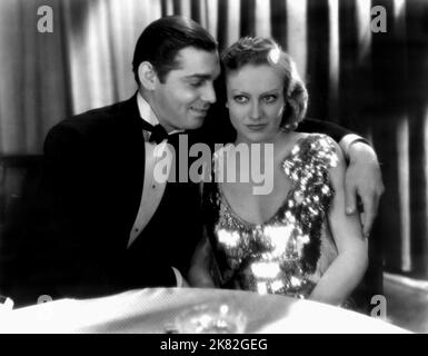 Clark Gable & Joan Crawford Film: Dance, Fools, Dance (USA 1931) personaggi: Jake Luva, Bonnie regista: Harry Beaumont 07 febbraio 1931 **AVVERTENZA** questa fotografia è solo per uso editoriale ed è copyright di MGM e/o del fotografo assegnato dalla Film o dalla Production Company e può essere riprodotta solo da pubblicazioni in concomitanza con la promozione del film di cui sopra. È richiesto un credito obbligatorio a MGM. Il fotografo deve essere accreditato anche quando è noto. Nessun uso commerciale può essere concesso senza autorizzazione scritta da parte della Film Company. Foto Stock