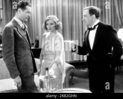 Robert Montgomery, Tallulah Bankhead & Hugh Herbert Film: Fedeltà (1933) personaggi: William 'Bill' Wade, Carol Morgan, Peter M. Blainey regista: Harry Beaumont 01 maggio 1932 **AVVERTENZA** questa fotografia è solo per uso editoriale ed è copyright di MGM e/o del fotografo assegnato dalla Film o dalla Production Company e può essere riprodotta solo da pubblicazioni in concomitanza con la promozione del film di cui sopra. È richiesto un credito obbligatorio a MGM. Il fotografo deve essere accreditato anche quando è noto. Nessun uso commerciale può essere concesso senza autorizzazione scritta da parte della Film Company Foto Stock