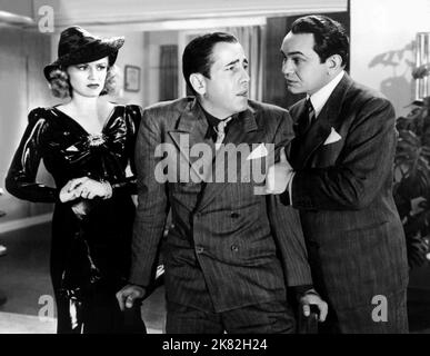 Claire Trevor, Humphrey Bogart & Edward G.Robinson Film: Amazing Doctor Clitterhouse (1924) 01 maggio 1938 **AVVERTENZA** questa fotografia è solo per uso editoriale ed è copyright dei FRATELLI WARNER e/o del fotografo assegnato dalla Film o dalla Production Company e può essere riprodotta solo da pubblicazioni in concomitanza con la promozione del film di cui sopra. È richiesto un credito obbligatorio per i FRATELLI WARNER. Il fotografo deve essere accreditato anche quando è noto. Nessun uso commerciale può essere concesso senza autorizzazione scritta da parte della Film Company. Foto Stock